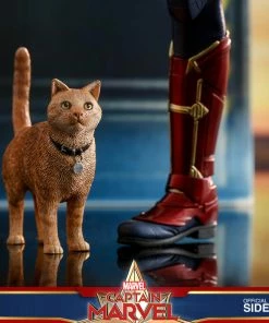 Avengers Earth's Heroes Captain Marvel Deluxe Version Sixth Scale Figure By Hot Toys Captain Marvel - Movie Masterpiece Series