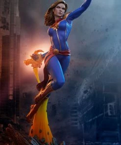 Captain Marvel Statue By Sideshow Collectibles Avengers Assemble Avengers Earth's Heroes