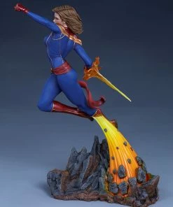 Captain Marvel Statue By Sideshow Collectibles Avengers Assemble Avengers Earth's Heroes