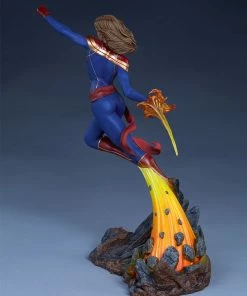 Captain Marvel Statue By Sideshow Collectibles Avengers Assemble Avengers Earth's Heroes