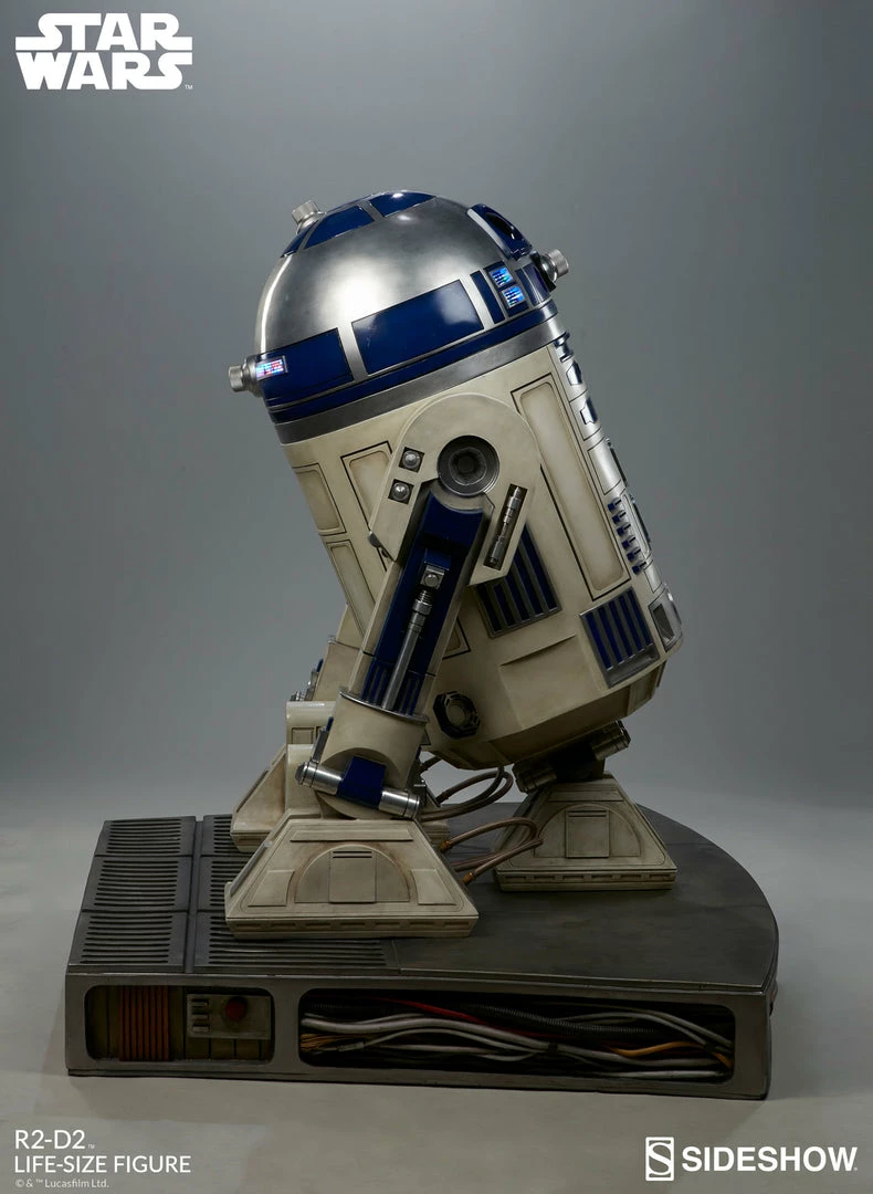 Brand new 👏 Star Wars R2-D2 Life-Size Figure By Sideshow Collectibles 👍 10 Star Wars R2-D2 Life-Size Figure By Sideshow Collectibles