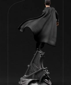Brand new π Superman Black Suit 1:10 Scale Statue By Iron Studios Art Scale 1:10 - DC Comics - Zack Snyder's Justice League π 17 Superman Black Suit 1:10 Scale Statue By Iron Studios Art Scale 1:10 - DC Comics - Zack Snyder's Justice League