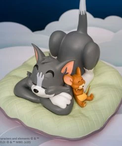 Tom And Jerry Sweet Dreams Collectible Figure By Soap Studio