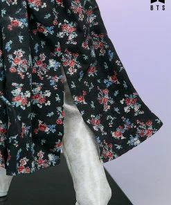 V Deluxe Statue By Sideshow Collectibles BTS Idol Collection